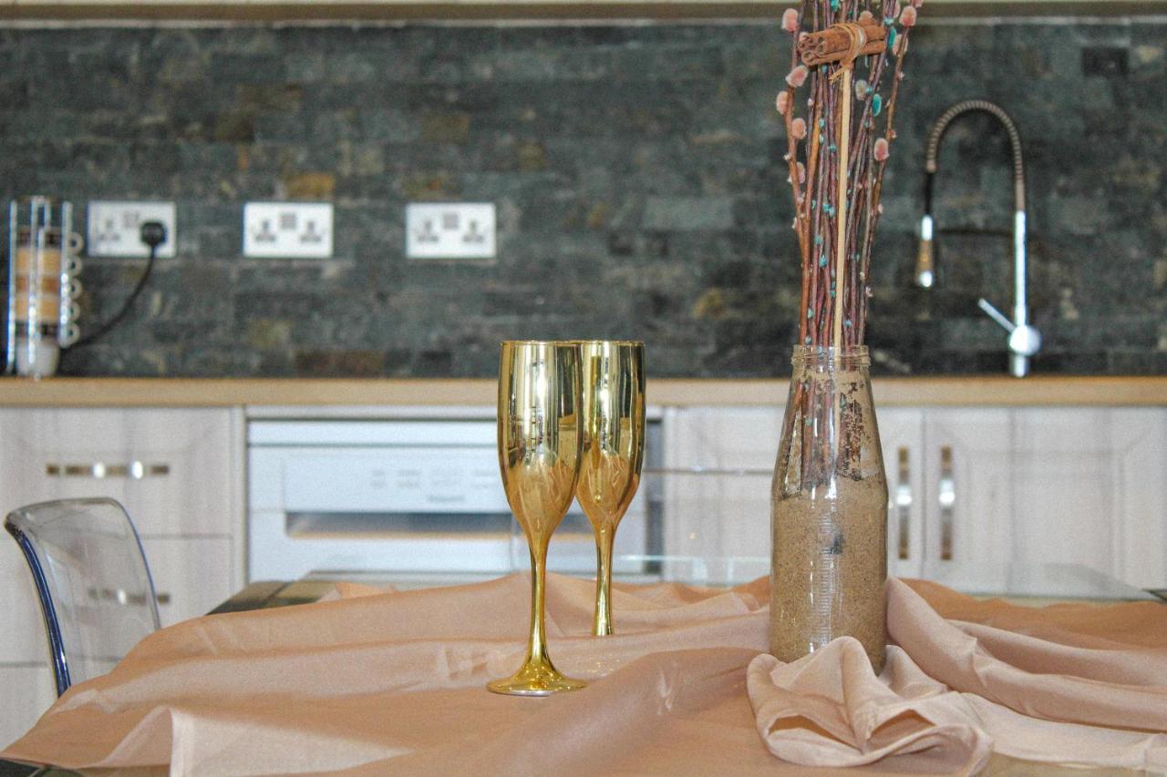 Apartament Lavish 2 Bed Sleeps 5 Near Lanark Carstairs Zewnętrze zdjęcie