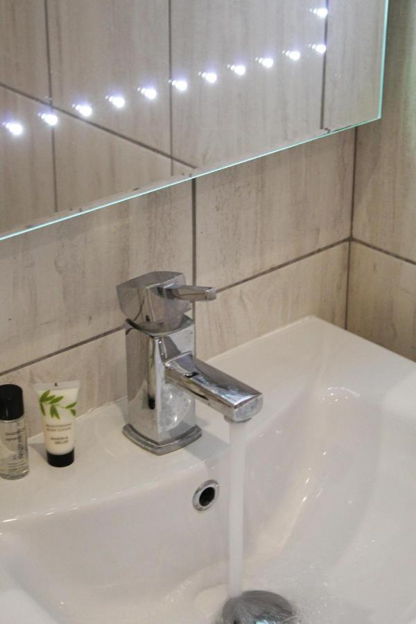 Apartament Lavish 2 Bed Sleeps 5 Near Lanark Carstairs Zewnętrze zdjęcie